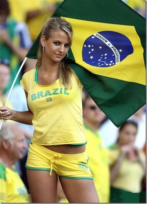 BrazilHotFemaleFans-SexyBrazilianSoccerGirls4_display_image